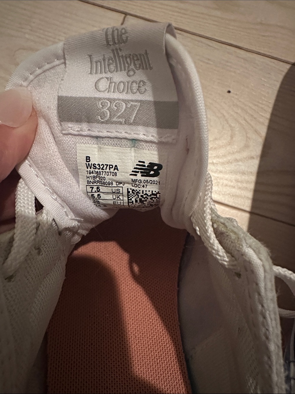 New Balance 327 Women's Retro Runner Sneakers in Lavender, Teal & Coral 7.5 - Picture 2 of 8